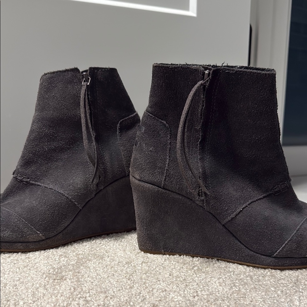 Dark gray Wedge Ankle Boots with Suede Finish